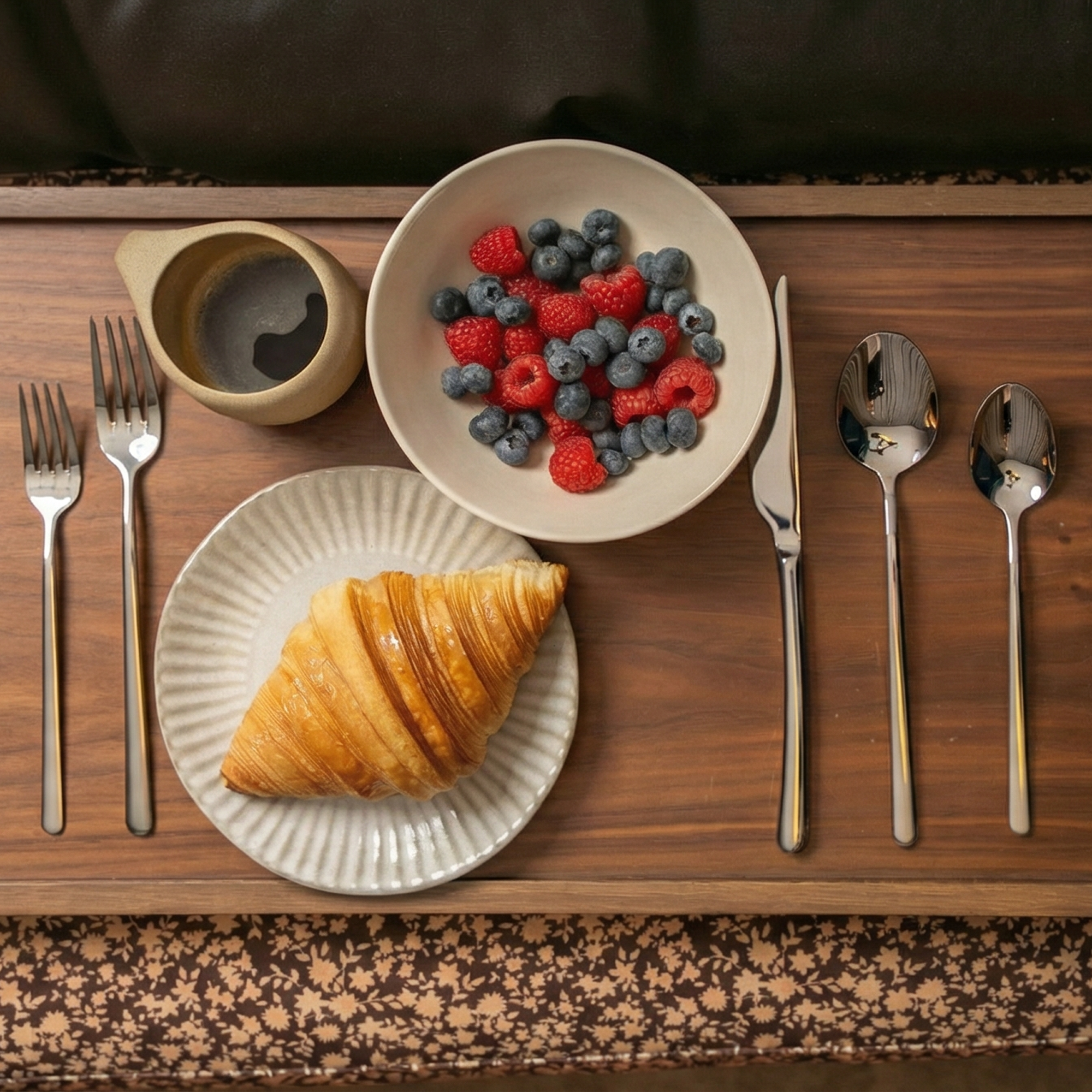 Emilia 20-Piece Flatware Set