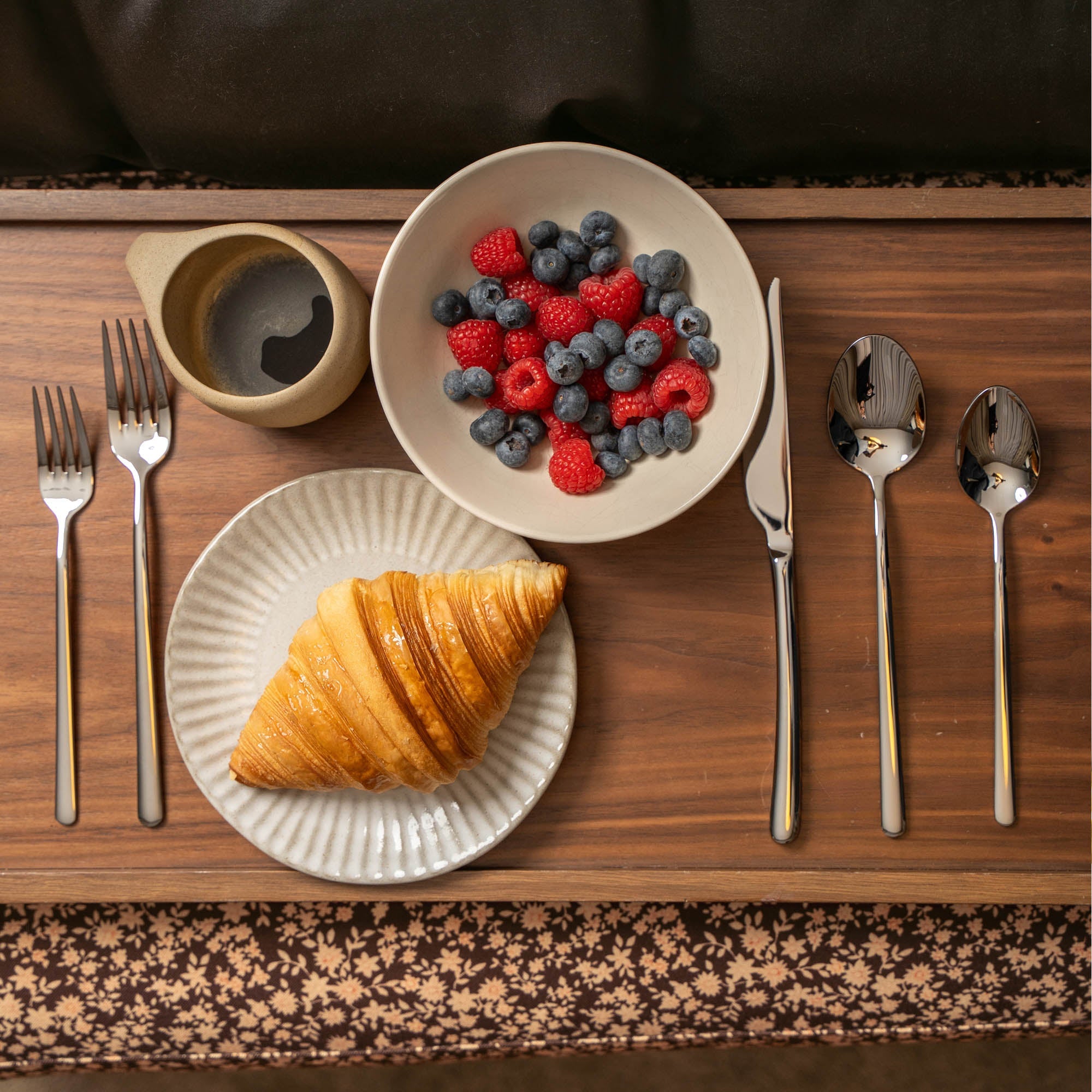 Emilia 20-Piece Flatware Set
